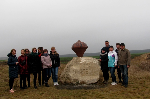 Перед входом у печеру